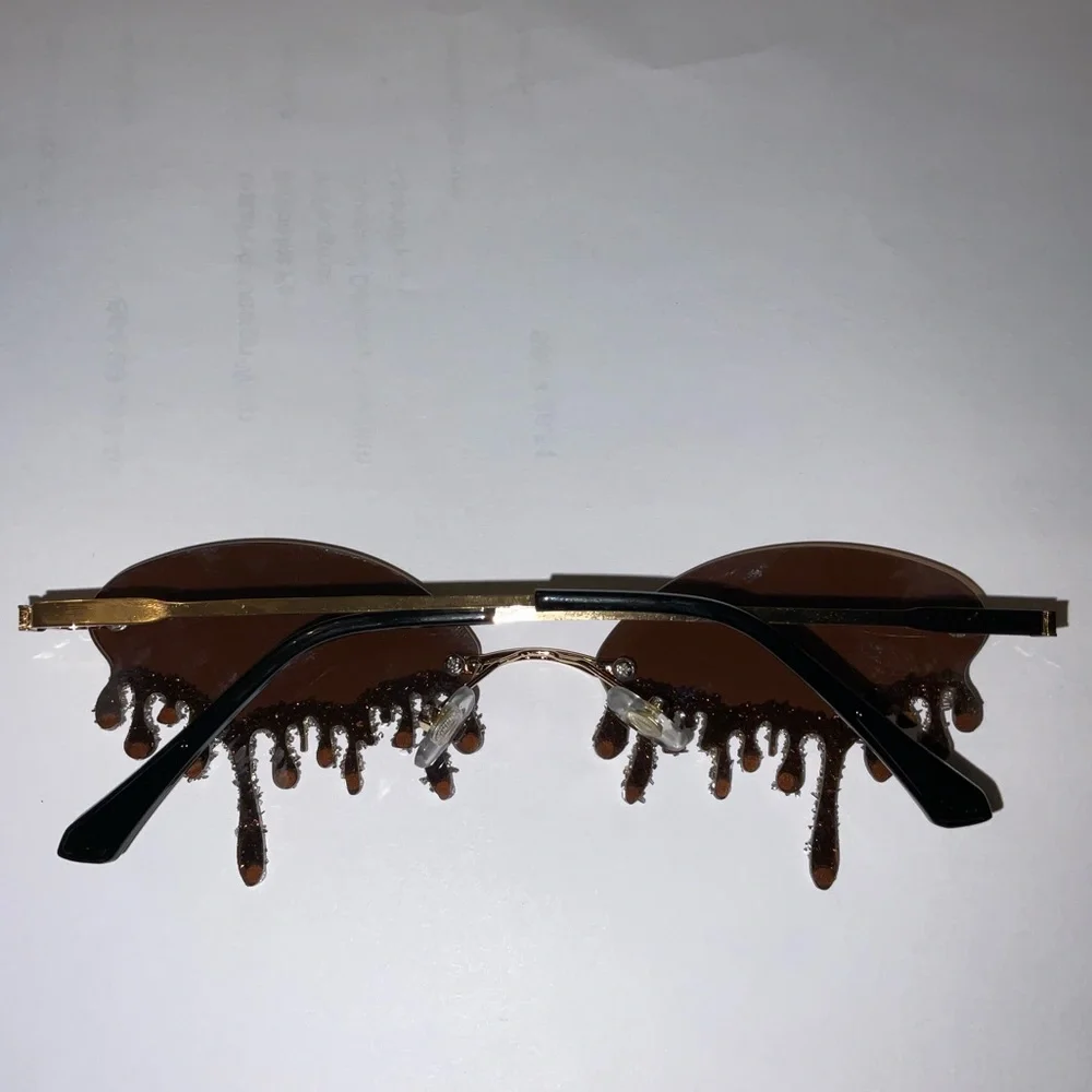 Gorgeous Teardrop Diamond Gold & Blingy Rimless Sunglasses!